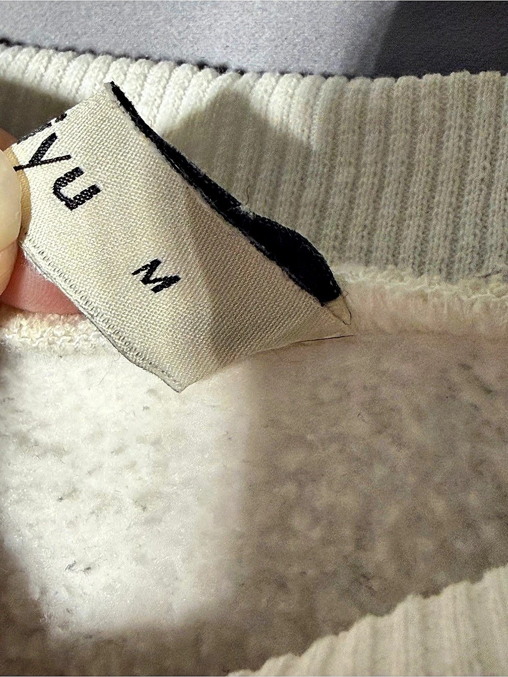 Cropped Sweatshirt in Cream Size Medium - Picture 4 of 4